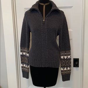 Lolë zip up sweater